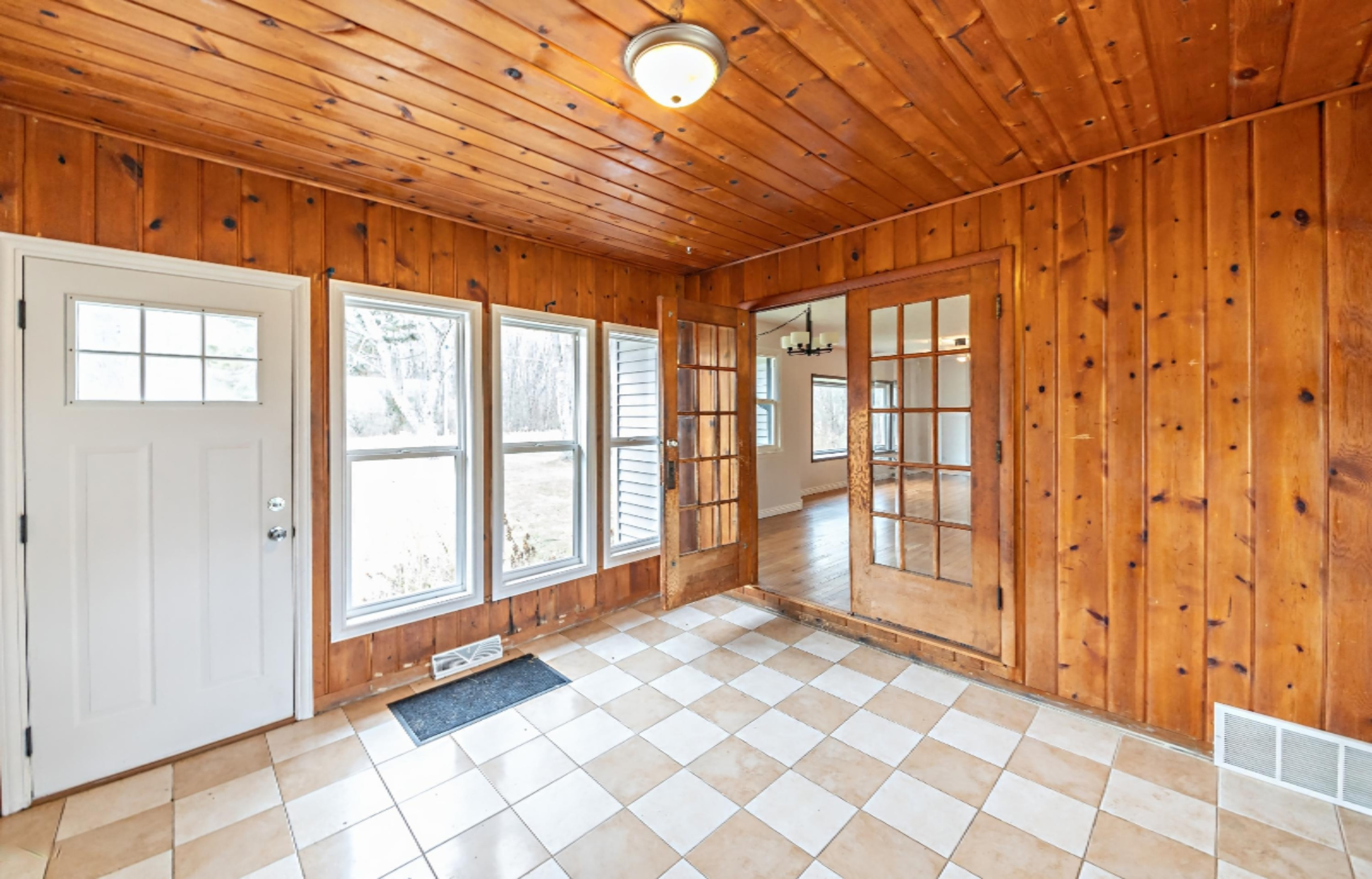 7917 Jericho Road Stevensville, MI 49127 - Photo 4 of 29 DSC05738_pe