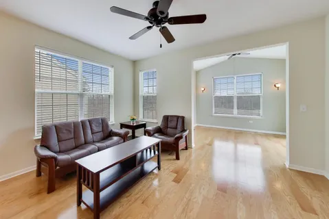 $389,900 | 1824 Alta Drive, Volo, IL 60020