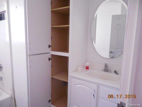 8850 Sashabaw Road Clarkston, MI 48348 - Photo 6 of 14 DSCN1789.jpg