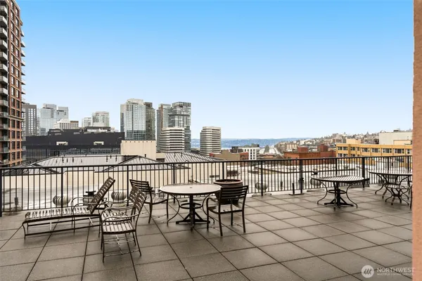 $335,000 | 1323 Boren Avenue, Unit 615, Seattle, WA 98101