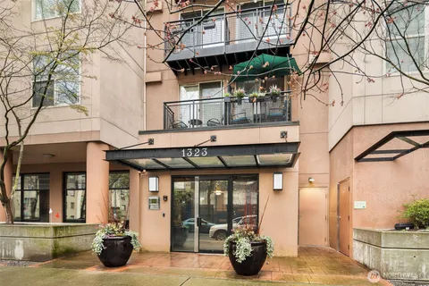 $335,000 | 1323 Boren Avenue, Unit 615, Seattle, WA 98101
