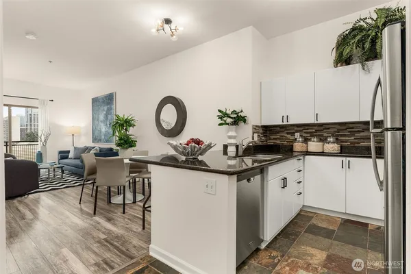 $335,000 | 1323 Boren Avenue, Unit 615, Seattle, WA 98101