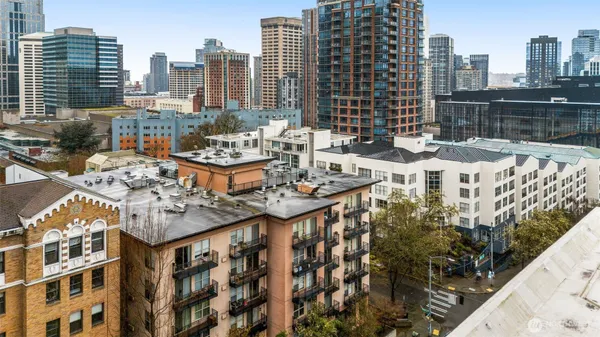 $335,000 | 1323 Boren Avenue, Unit 615, Seattle, WA 98101