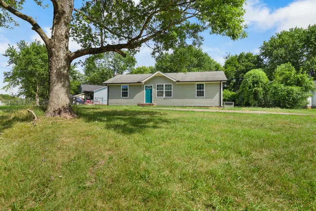 $1,250 | 222 Mark Spitz Drive, Clarksville, TN 37042