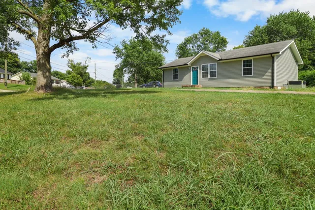 $1,250 | 222 Mark Spitz Drive, Clarksville, TN 37042