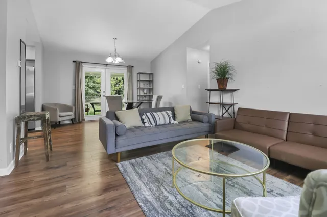 $1,250 | 222 Mark Spitz Drive, Clarksville, TN 37042