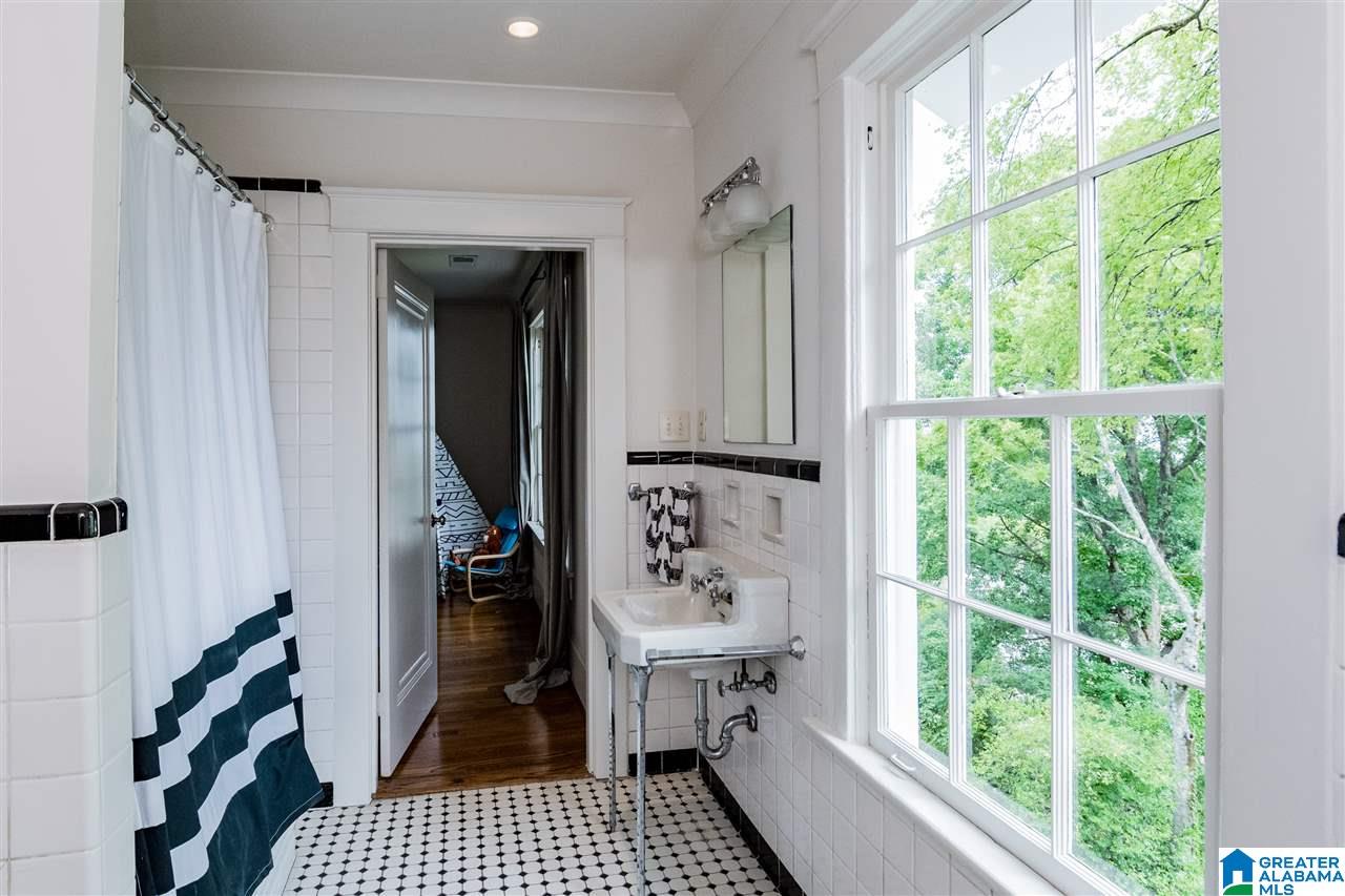 3592 Altamont Road Birmingham, AL 35222 - Photo 25 of 50