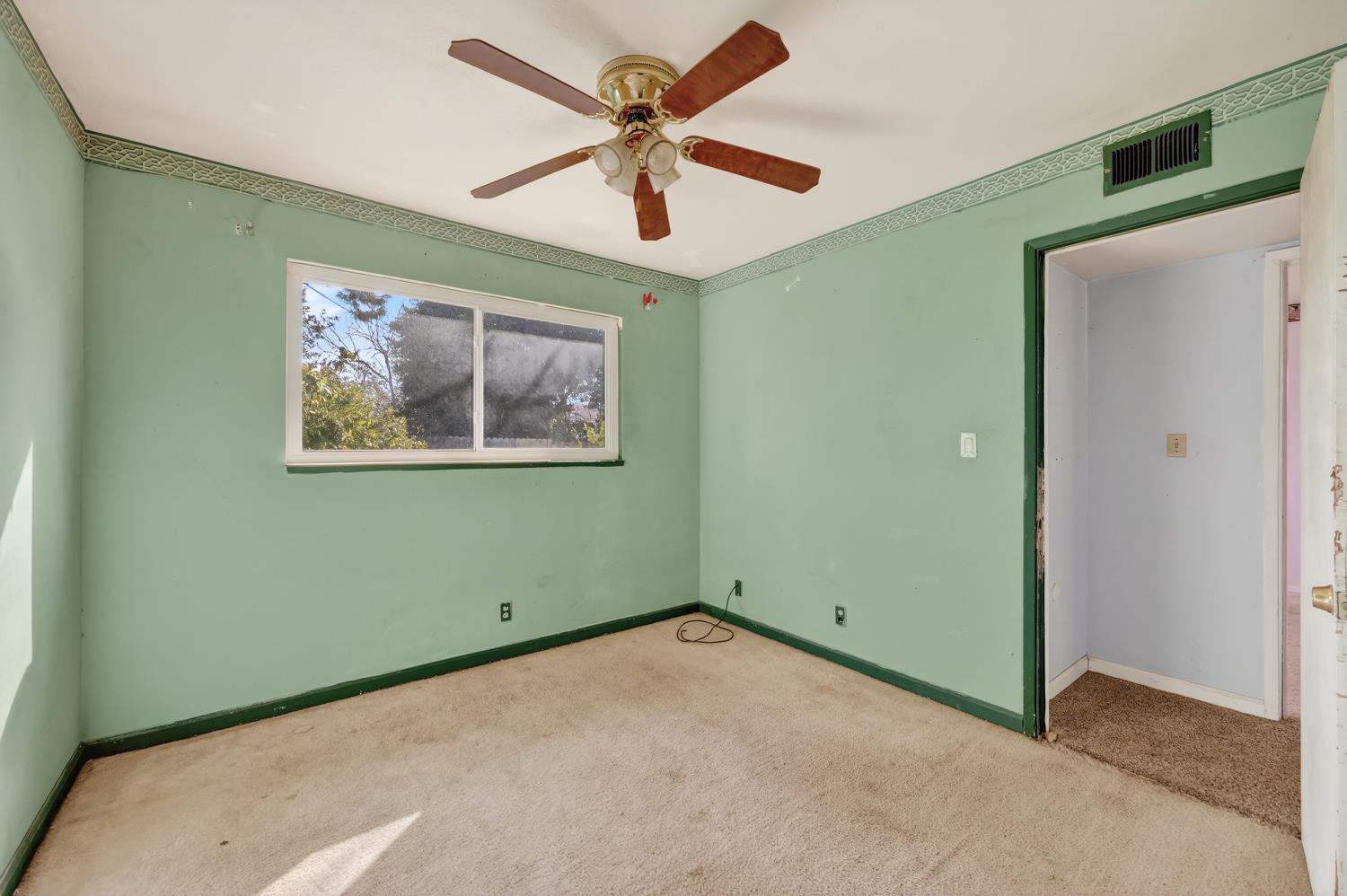 1014 Coloma Way Roseville, CA 95661 - Photo 13 of 32