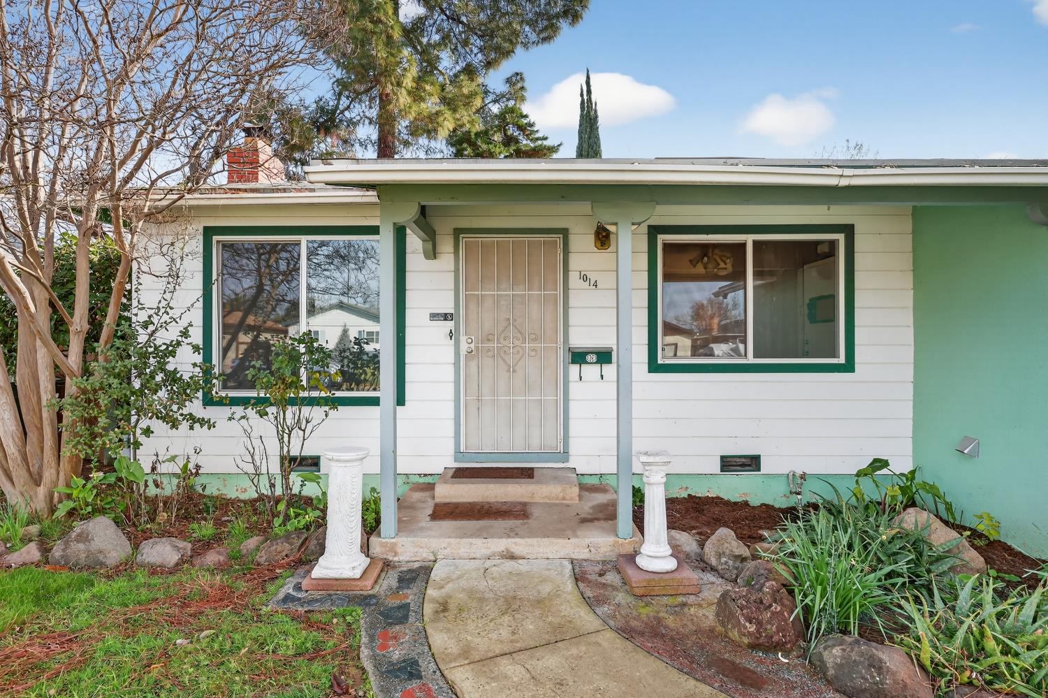 1014 Coloma Way Roseville, CA 95661 - Photo 4 of 32