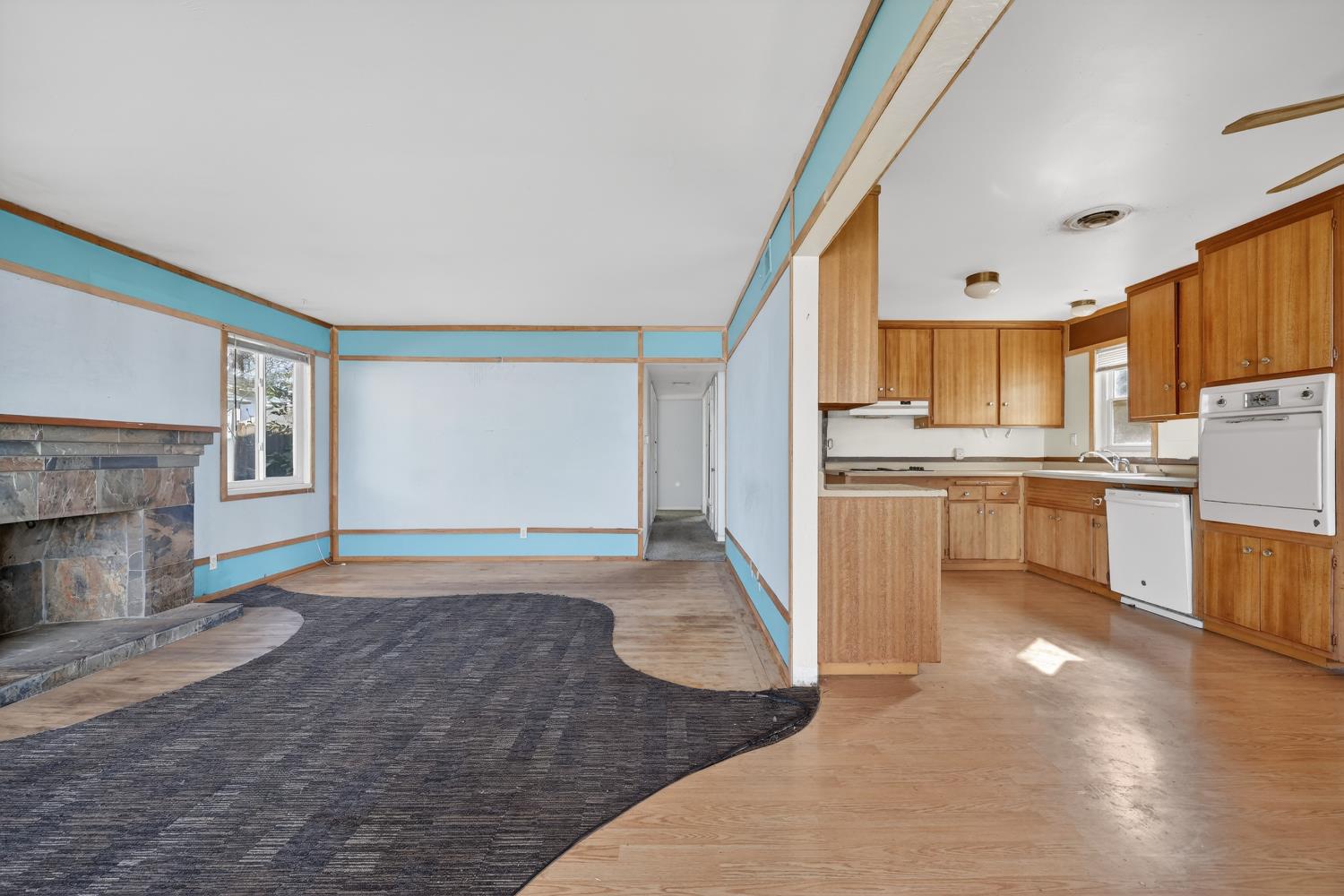 1014 Coloma Way Roseville, CA 95661 - Photo 5 of 32