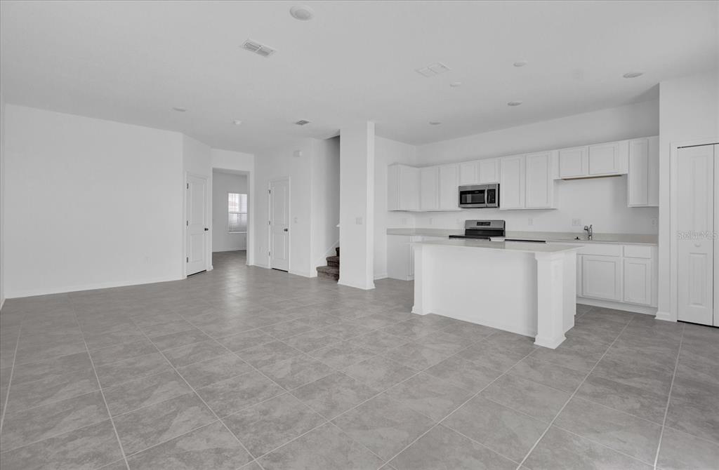 2474 Skyline Loop Kissimmee, FL 34758 - Photo 4 of 21