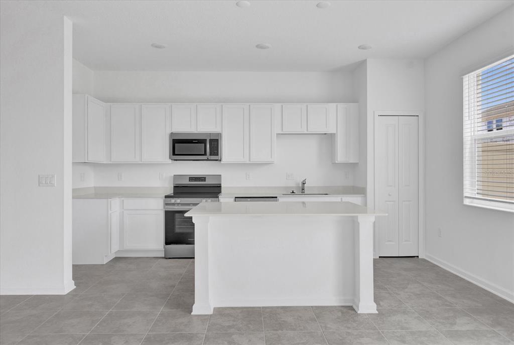 2474 Skyline Loop Kissimmee, FL 34758 - Photo 6 of 21