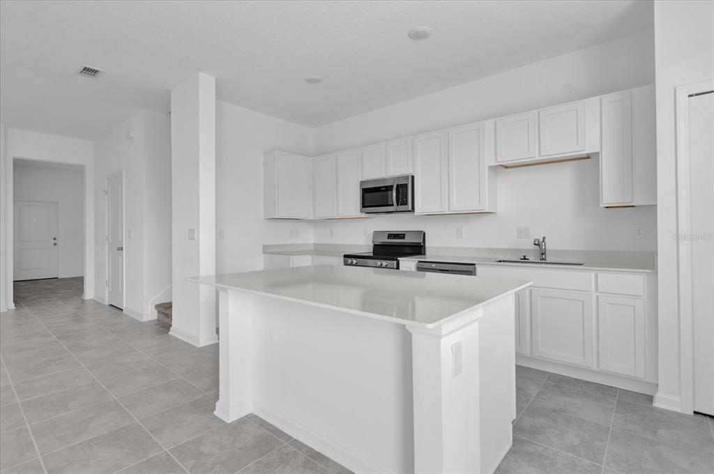 2474 Skyline Loop Kissimmee, FL 34758 - Photo 7 of 21