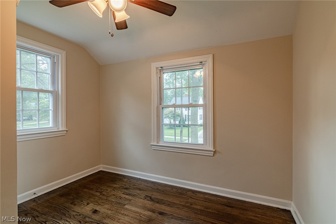 5163 Mayview Road Cleveland, OH 44124 - Photo 17 of 31