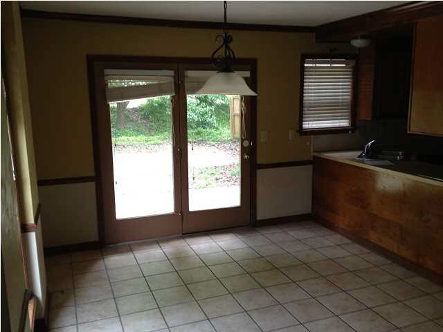 751 Wicklow Place, Unit A Ridgeland, MS 39157 - Photo 3 of 8 Dining