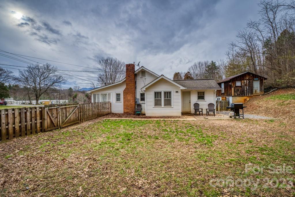 1085 Old Clyde Road Clyde, NC 28721 - Photo 30 of 35