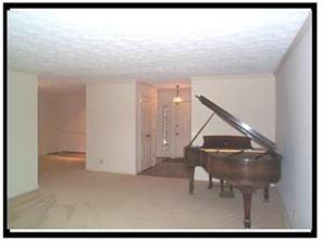 5333 Hawks Point Road, Unit 119 Indianapolis, IN 46226 - Photo 4 of 24 Gallery Image 4