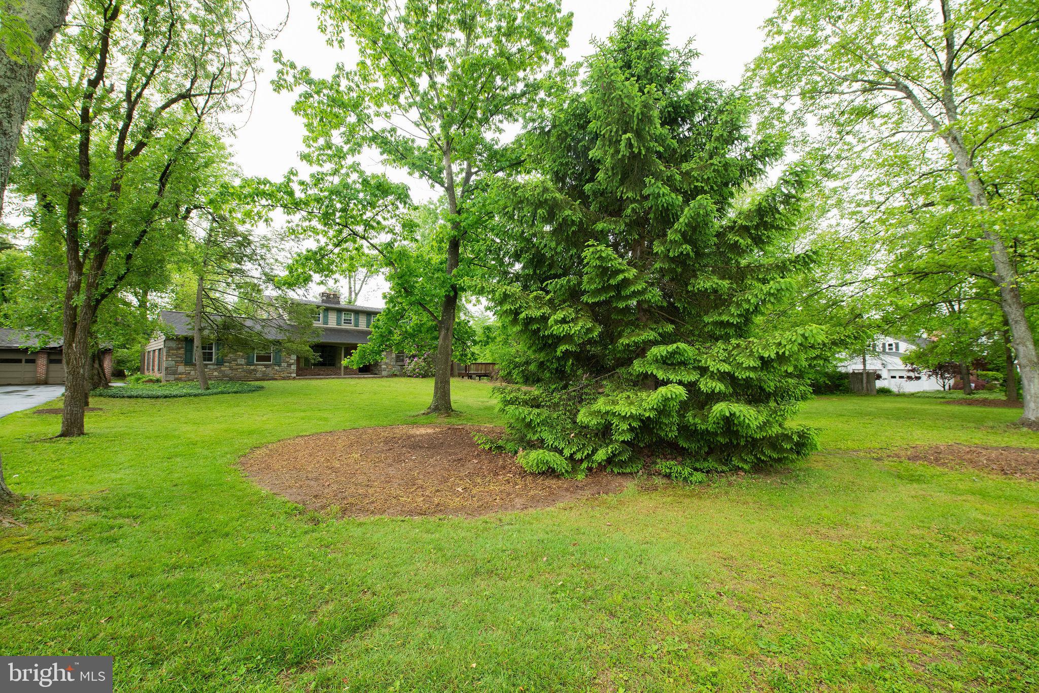 927 Herman Road Horsham, PA 19044 - Photo 11 of 50 front yard