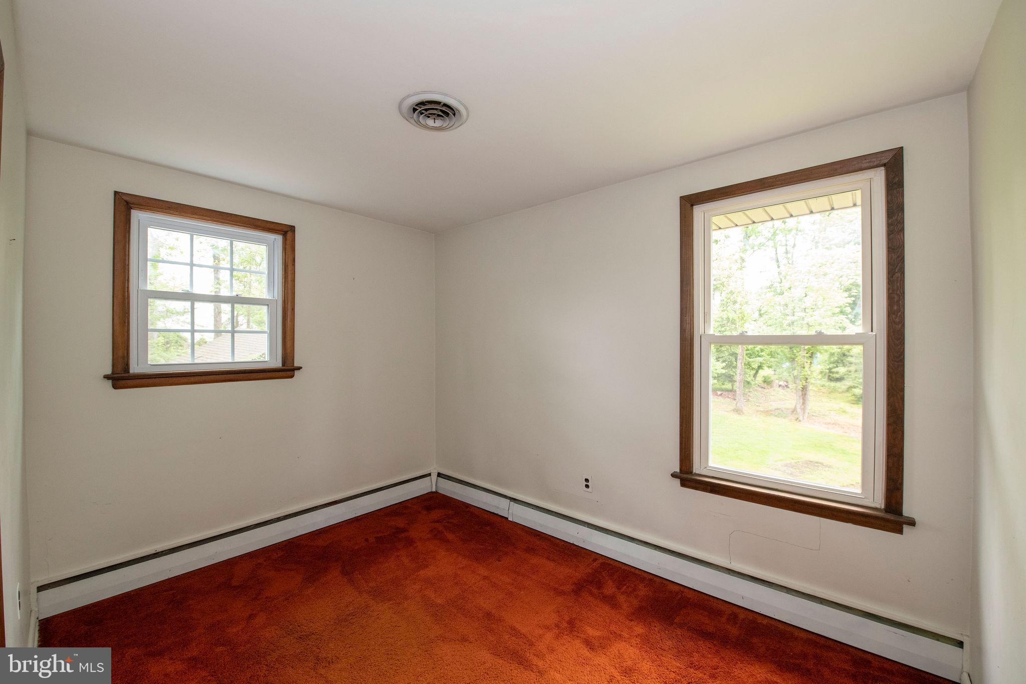 927 Herman Road Horsham, PA 19044 - Photo 41 of 50 2nd floor bedroom 5