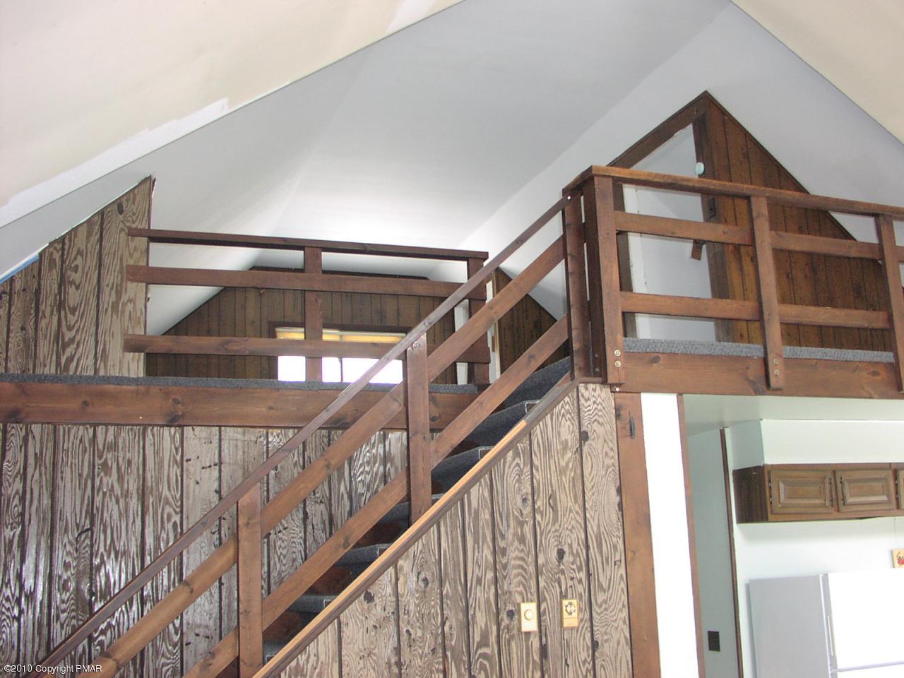 3165 Snow Hill Road Cresco, PA 18326 - Photo 7 of 8 Loft