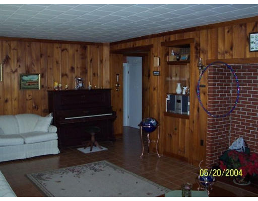 600 New Ipswich Road Ashby, MA 01431 - Photo 3 of 5