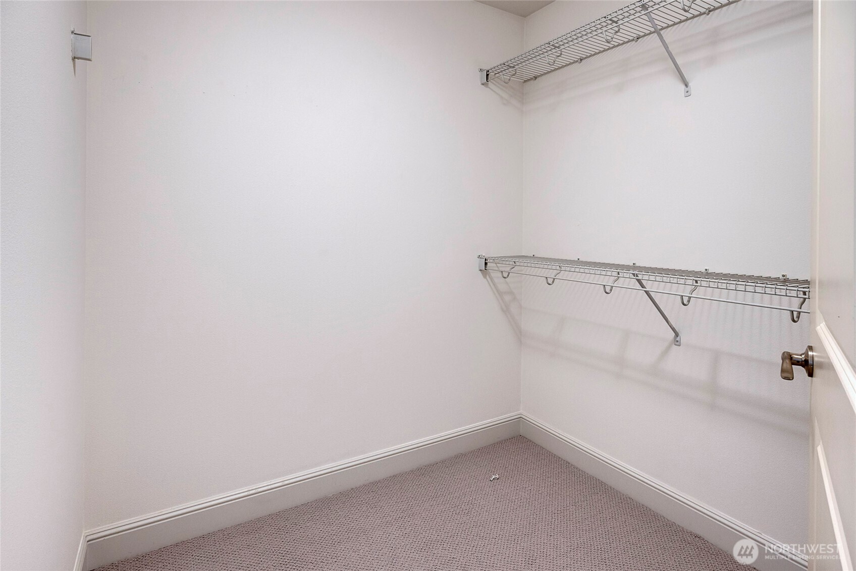 3150 West Government Way, Unit 404 Seattle, WA 98199 - Photo 17 of 28