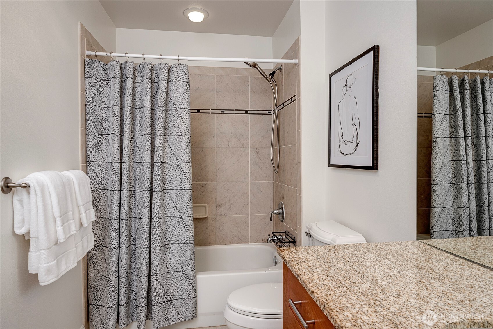 3150 West Government Way, Unit 404 Seattle, WA 98199 - Photo 20 of 28