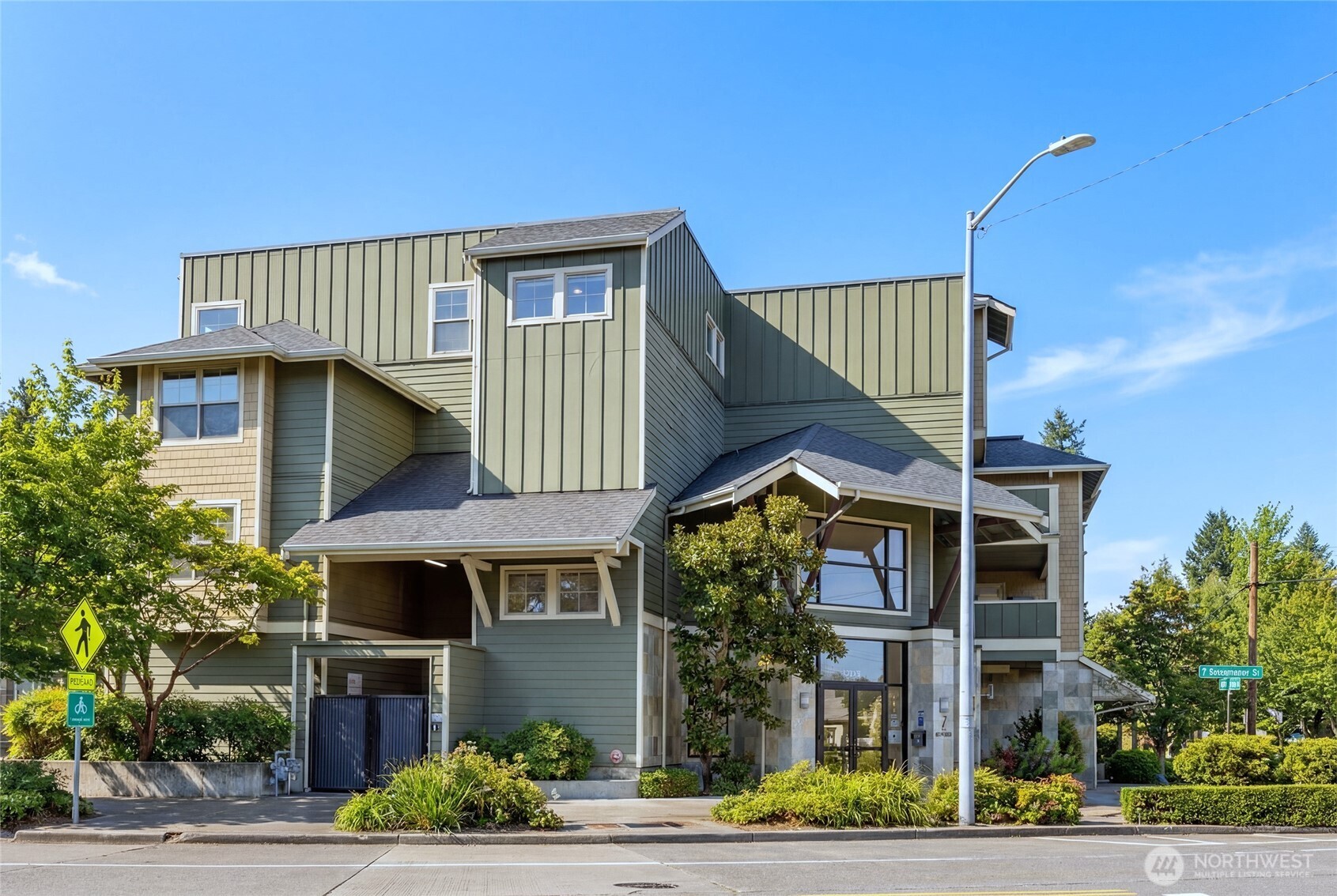 3150 West Government Way, Unit 404 Seattle, WA 98199 - Photo 28 of 28