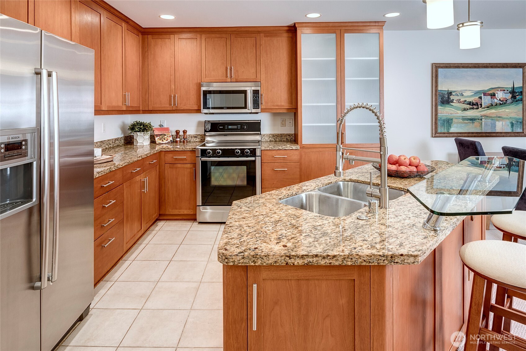 3150 West Government Way, Unit 404 Seattle, WA 98199 - Photo 6 of 28
