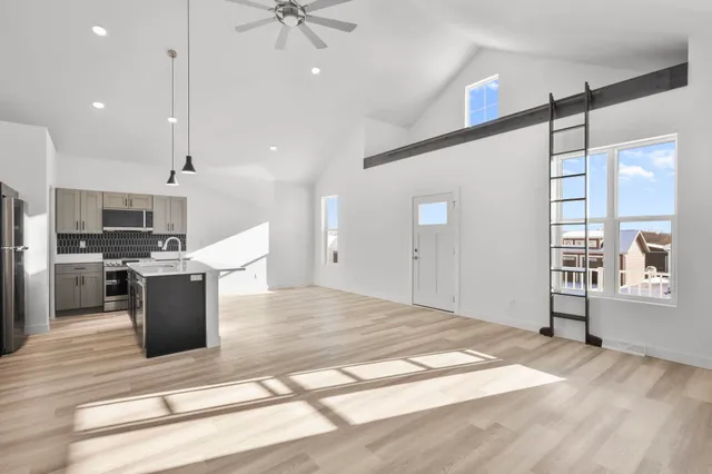 $404,900 | 106 Lupine, Poynette, WI 53955