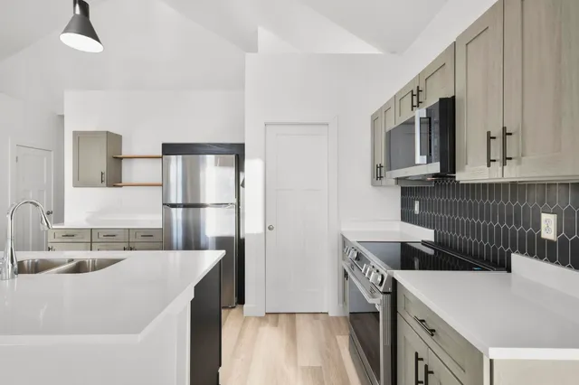 $404,900 | 106 Lupine, Poynette, WI 53955