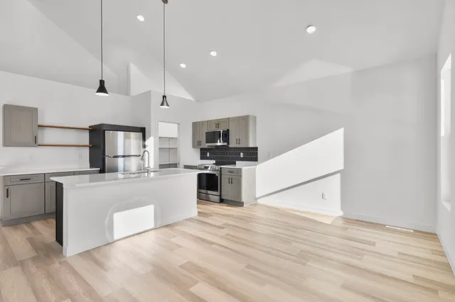 $404,900 | 106 Lupine, Poynette, WI 53955