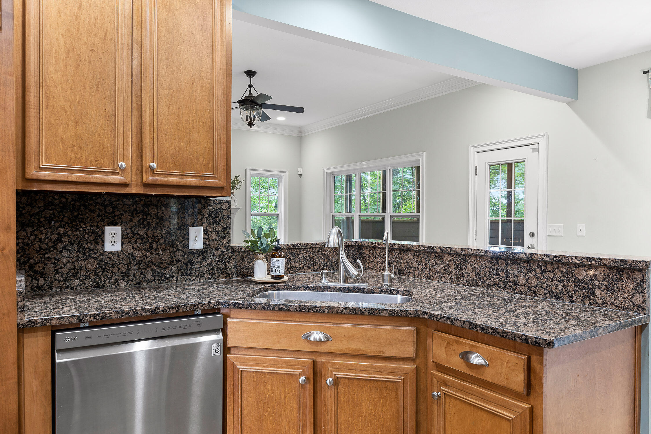 128 Windsor Drive Ringgold, GA 30736 - Photo 12 of 37 128 Windsor Ln.