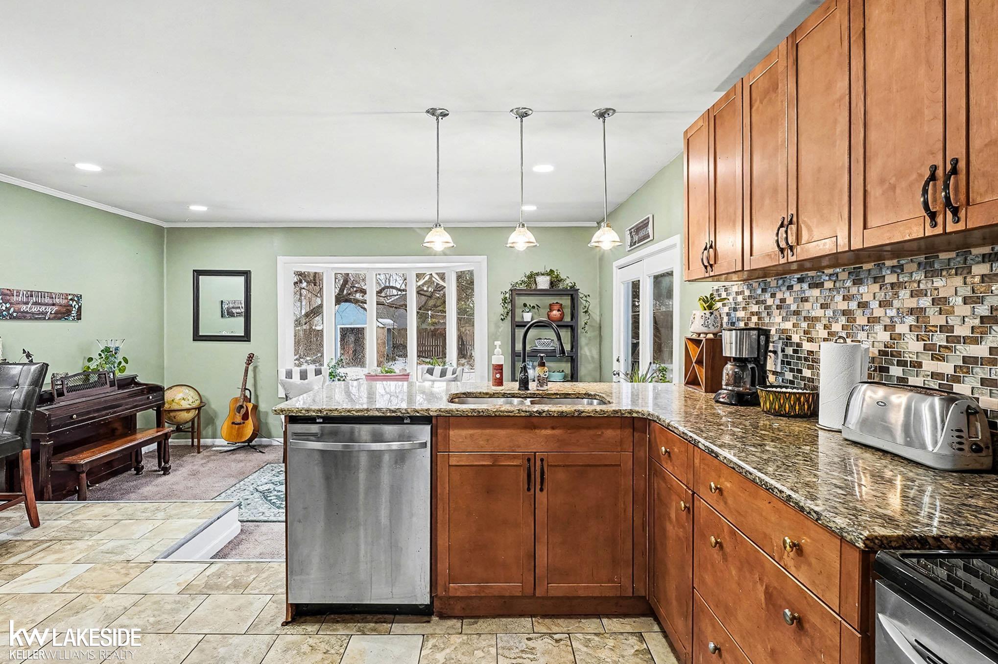 2515 Melvin Avenue Rochester Hills, MI 48307 - Photo 7 of 28