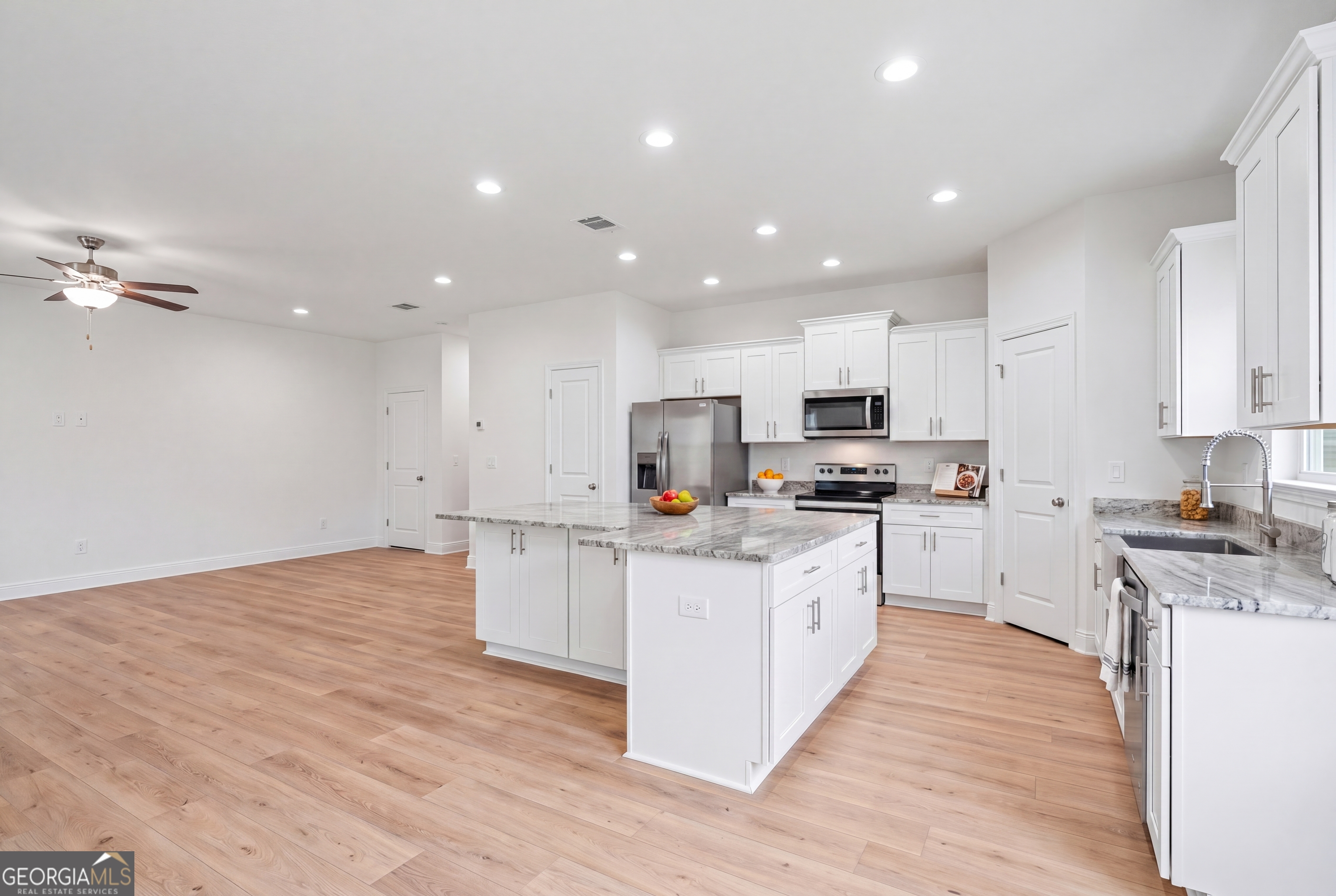 825 Fitzroy Drive Athens, GA 30606 - Photo 11 of 45