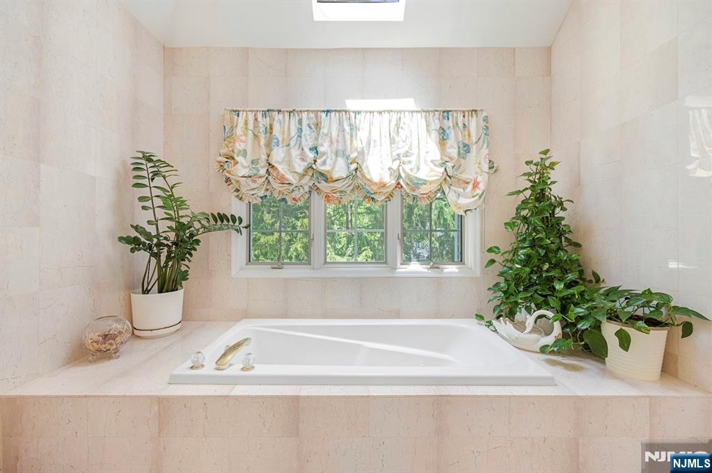 163 Rutherford Road Mahwah, NJ 07430 - Photo 21 of 47 Gallery Image 21