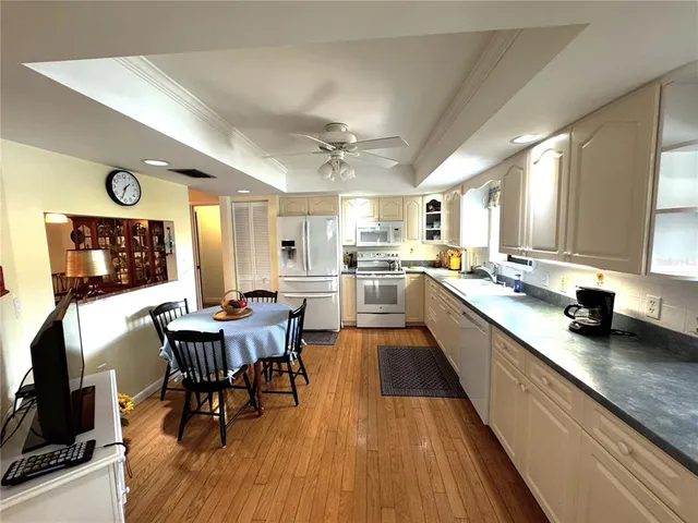 $470,000 | 229 Laurel Hollow Drive, Unit 83, Nokomis, FL 34275