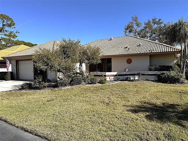 $470,000 | 229 Laurel Hollow Drive, Unit 83, Nokomis, FL 34275