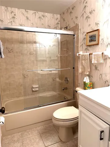 $470,000 | 229 Laurel Hollow Drive, Unit 83, Nokomis, FL 34275