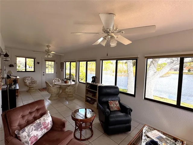 $470,000 | 229 Laurel Hollow Drive, Unit 83, Nokomis, FL 34275