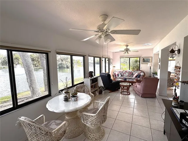 $470,000 | 229 Laurel Hollow Drive, Unit 83, Nokomis, FL 34275