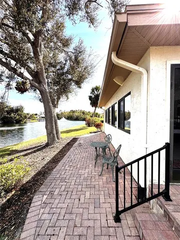 $470,000 | 229 Laurel Hollow Drive, Unit 83, Nokomis, FL 34275