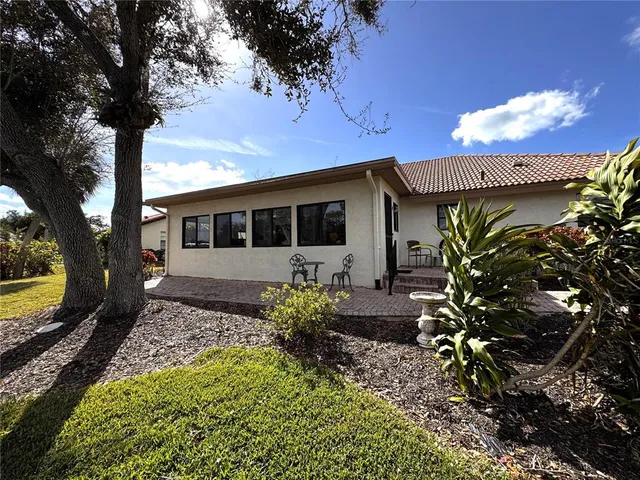 $470,000 | 229 Laurel Hollow Drive, Unit 83, Nokomis, FL 34275