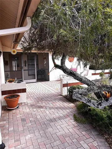 $470,000 | 229 Laurel Hollow Drive, Unit 83, Nokomis, FL 34275