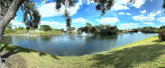 $470,000 | 229 Laurel Hollow Drive, Unit 83, Nokomis, FL 34275