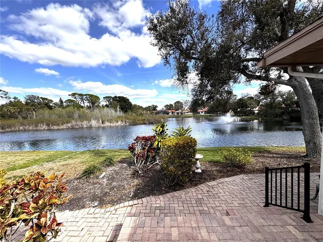 $470,000 | 229 Laurel Hollow Drive, Unit 83, Nokomis, FL 34275