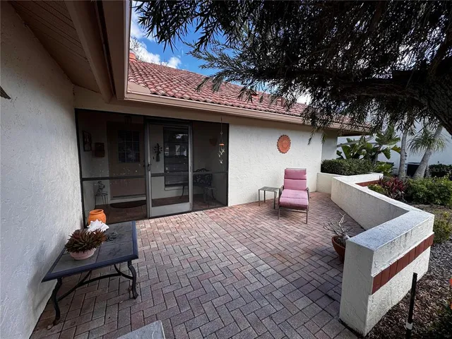 $470,000 | 229 Laurel Hollow Drive, Unit 83, Nokomis, FL 34275