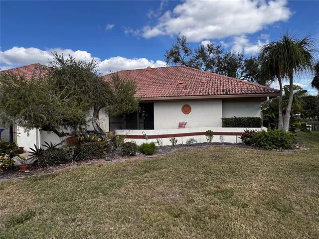 $470,000 | 229 Laurel Hollow Drive, Unit 83, Nokomis, FL 34275