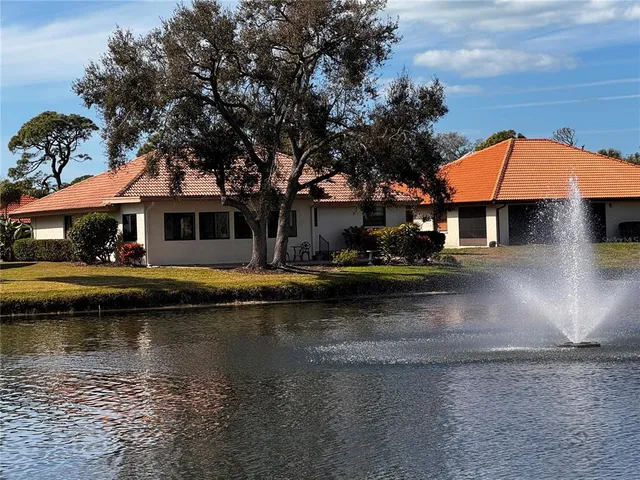 $470,000 | 229 Laurel Hollow Drive, Unit 83, Nokomis, FL 34275
