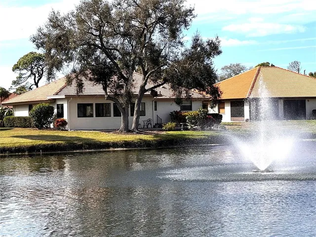 $470,000 | 229 Laurel Hollow Drive, Unit 83, Nokomis, FL 34275